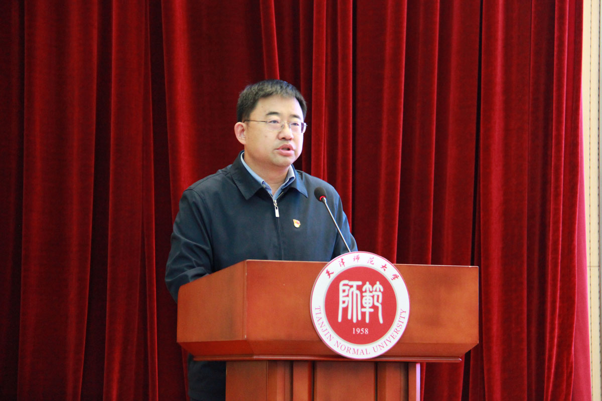 市教育两委学生处处长杨明同志作工作部署