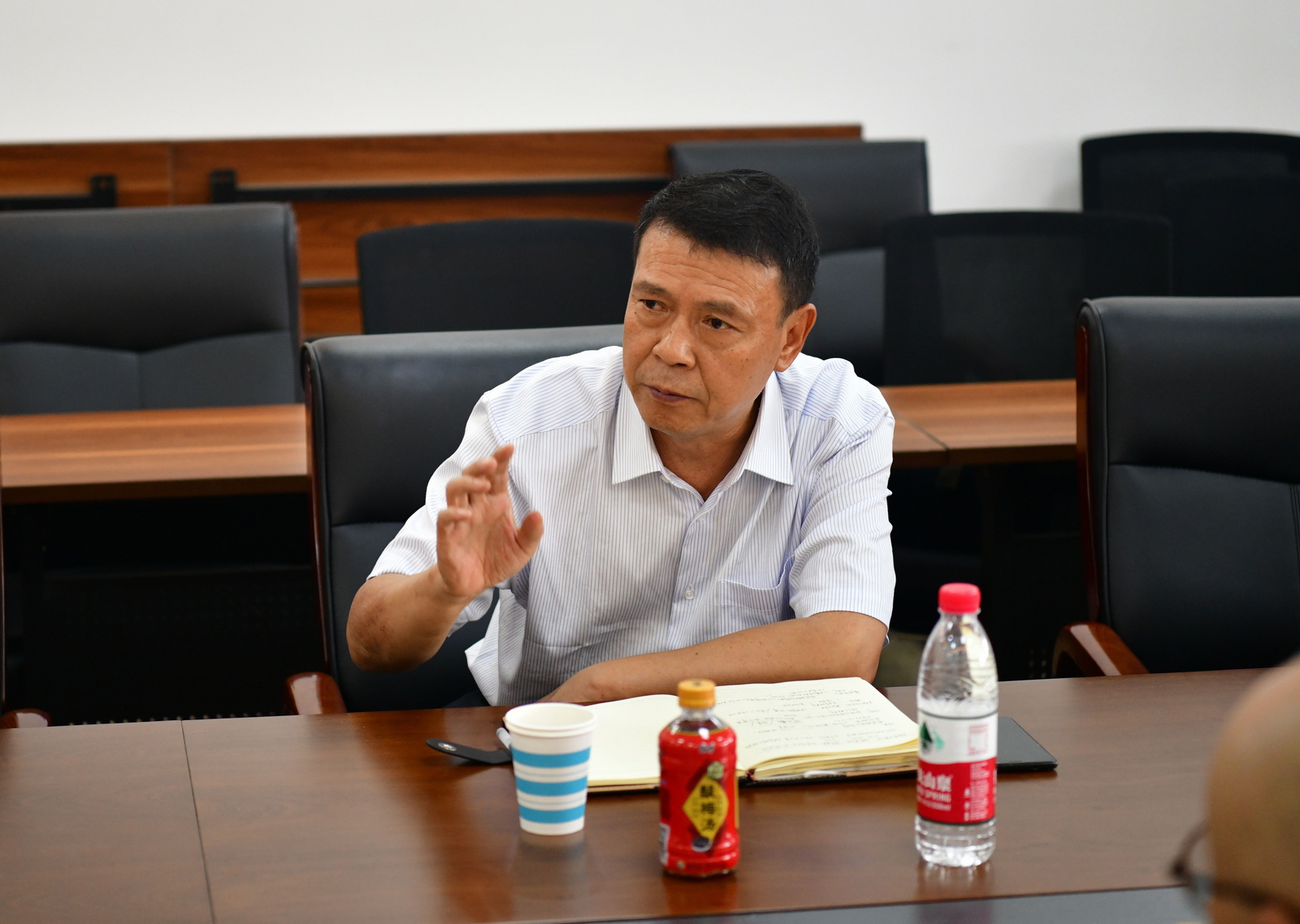 副校长梁福成暑期慰问指导新一轮师范类专业认证团队