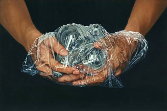 说明:高家明 《被束缚的双手》布面油画 70x100cm 2011年