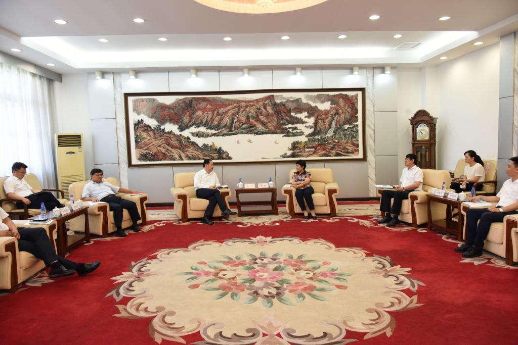 中国联通天津分公司领导一行到访我校共商校企合作事宜