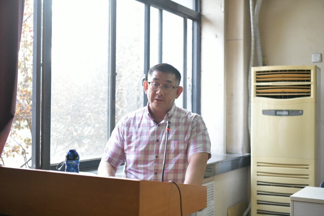 生命科学学院副院长黄辉发言